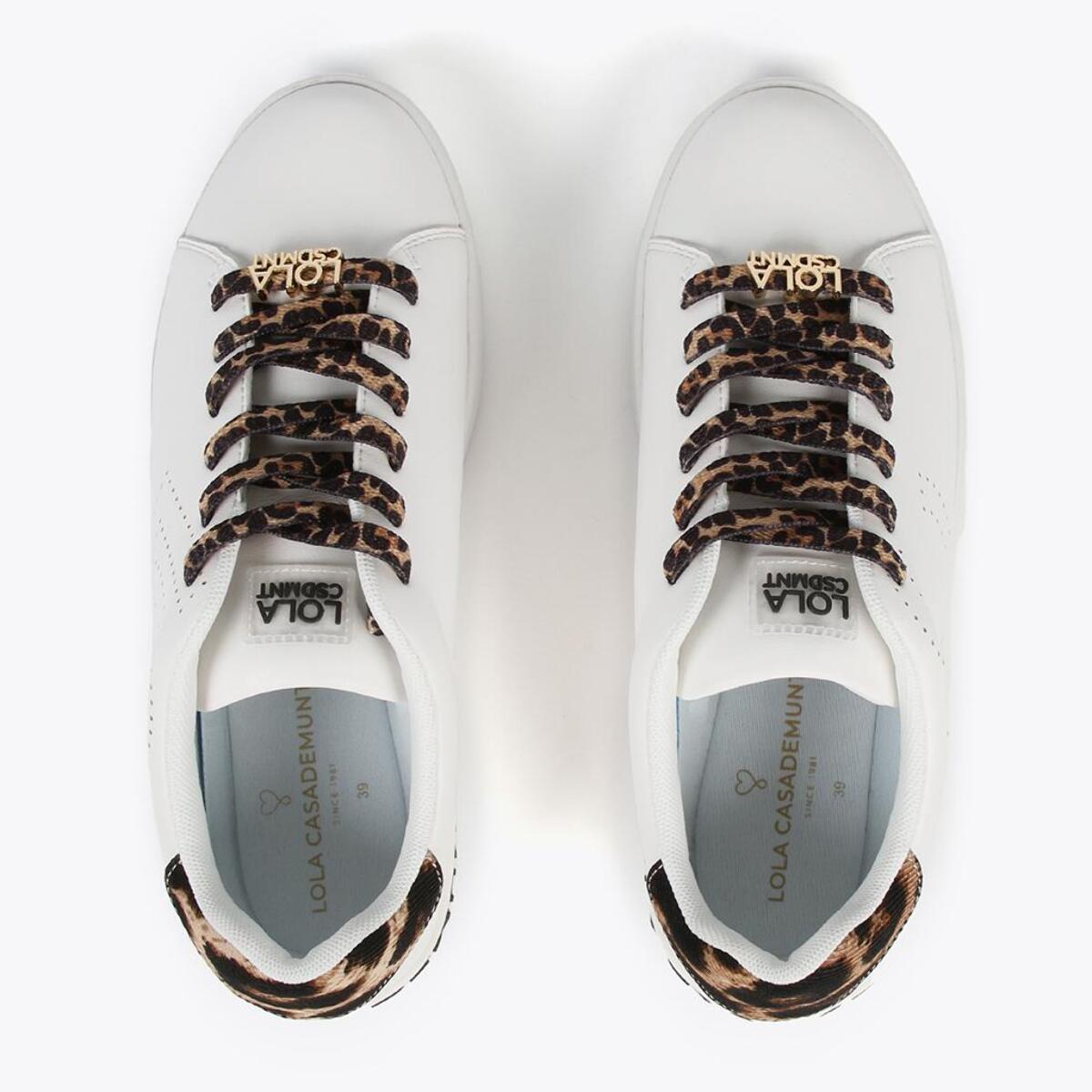 Sneakers con dettaglio LC traforato