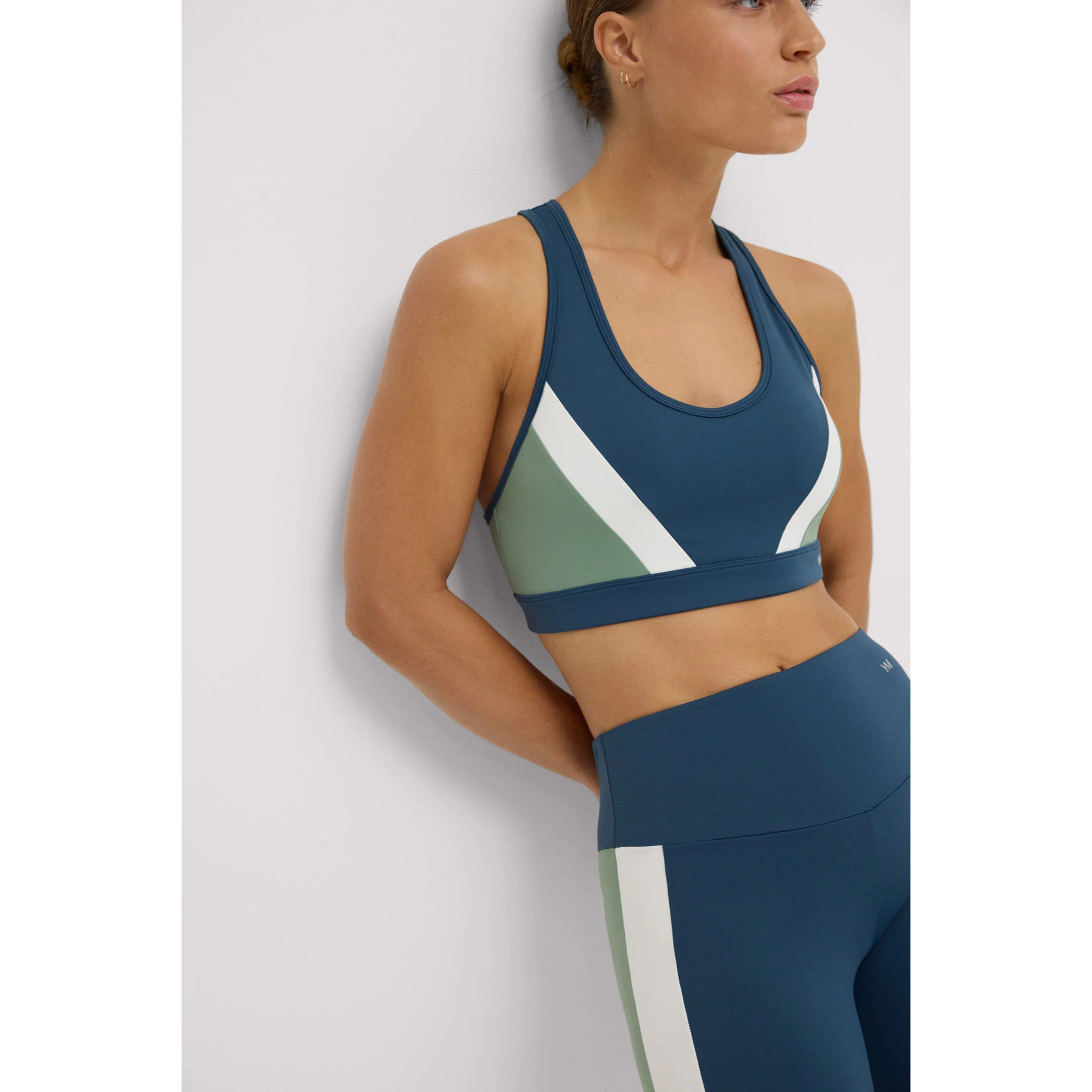 Reggiseno sportivo colorblock blu con imbottitura rimovibile