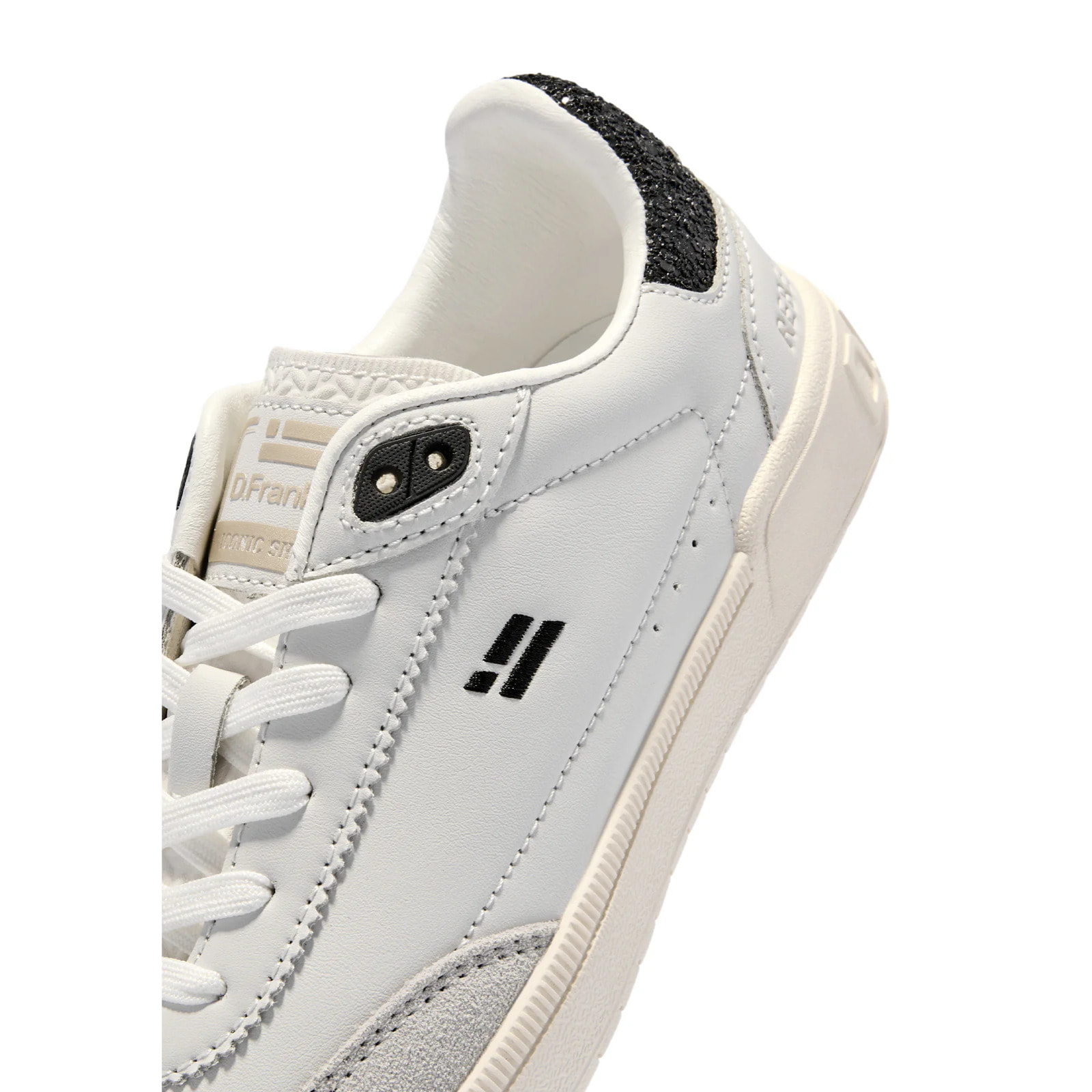 Zapatillas de Mujer Modelo Rebel Basic Blanco con Detalles Brillantes