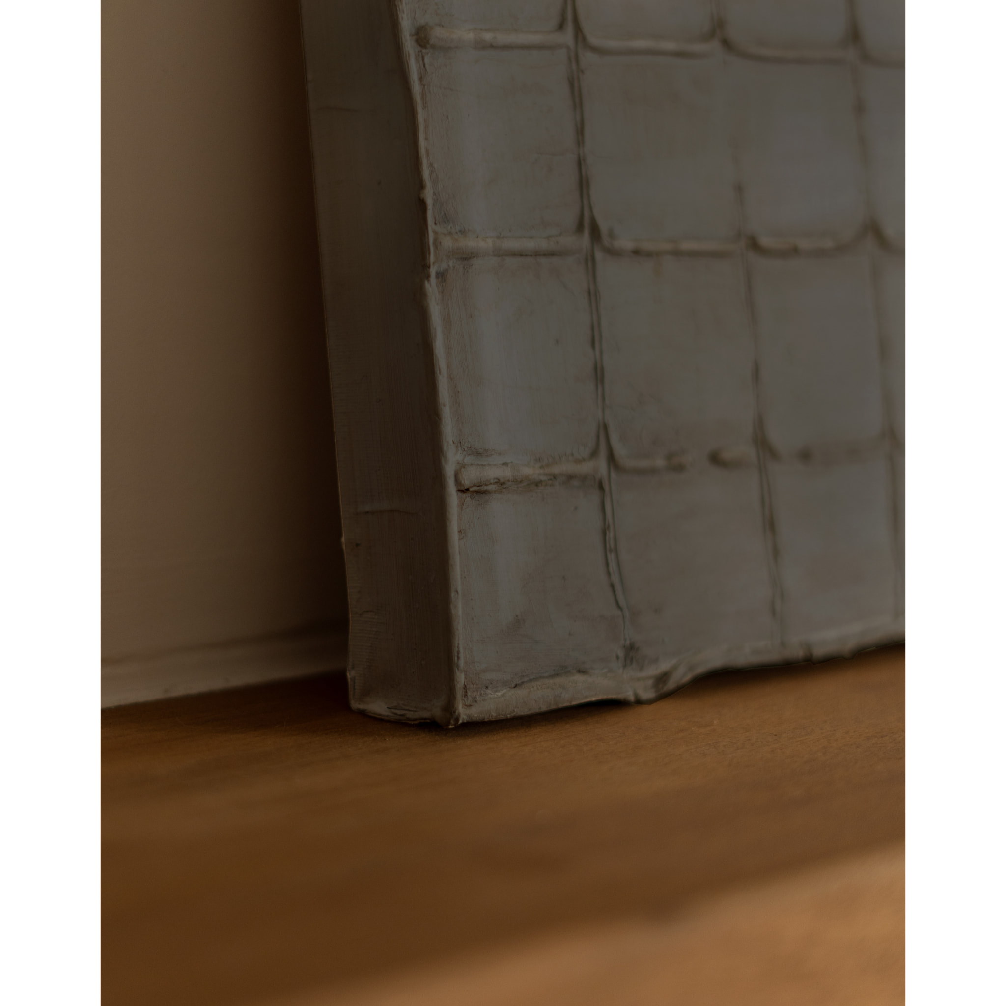 Tableau gris décoratif sur toile de coton avec cadre en bois peint à la main à la peinture à l'huile en différentes tailles