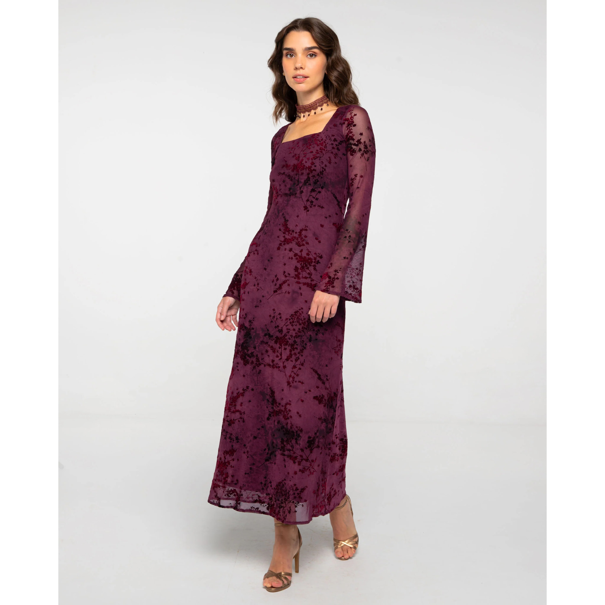 Vestido largo flocado granate con escote cuadrado de mujer