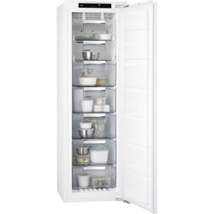 AEG Congelador vertical integrable de 1769 mm ABE818E6NC | Reacondicionado