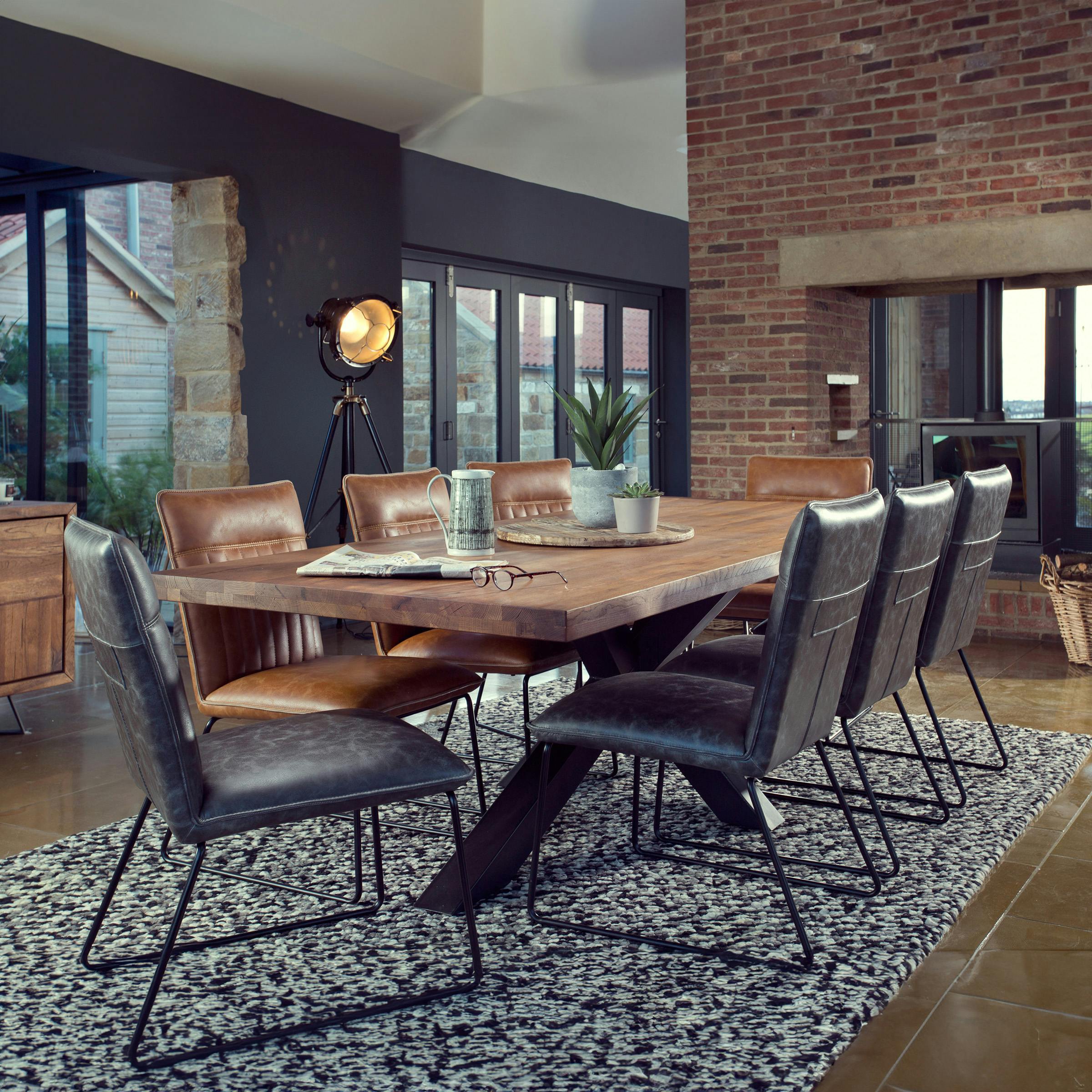 Table à manger 240 cm bois/métal pied croisé OKA