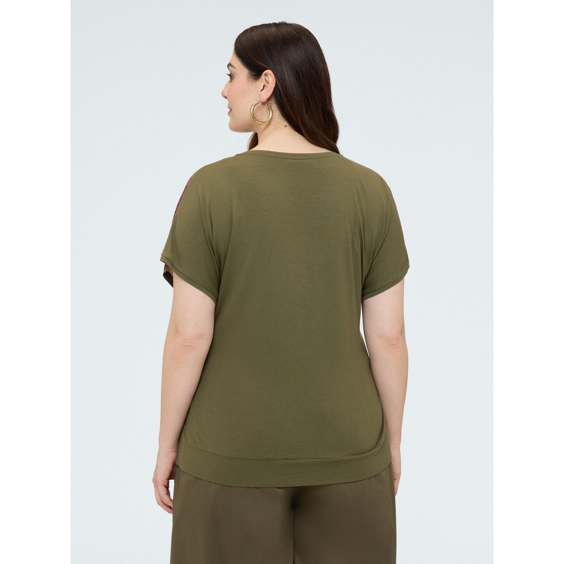 Fiorella Rubino - T-shirt bimaterica con stampa e maniche kimono - Verde militare