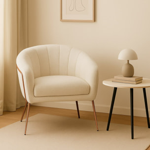 Poltrona in tessuto teddy crema con gambe metallo - Cloud