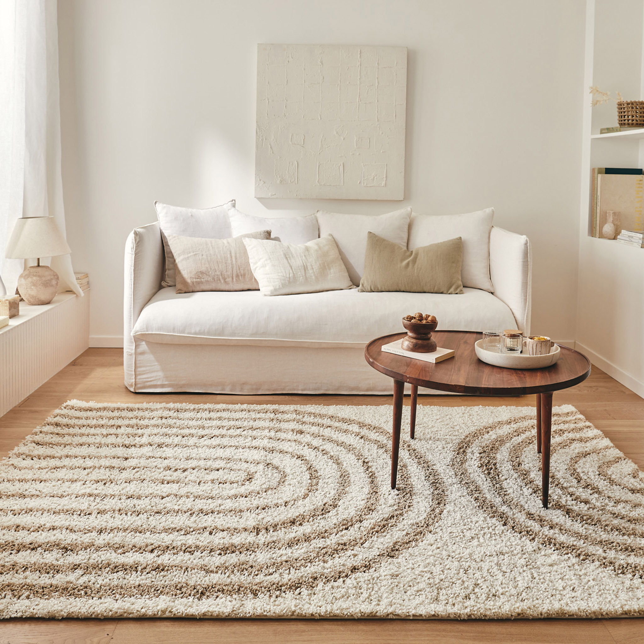 OLYMPE - Tapis shagy à poils long à motif arc - Beige