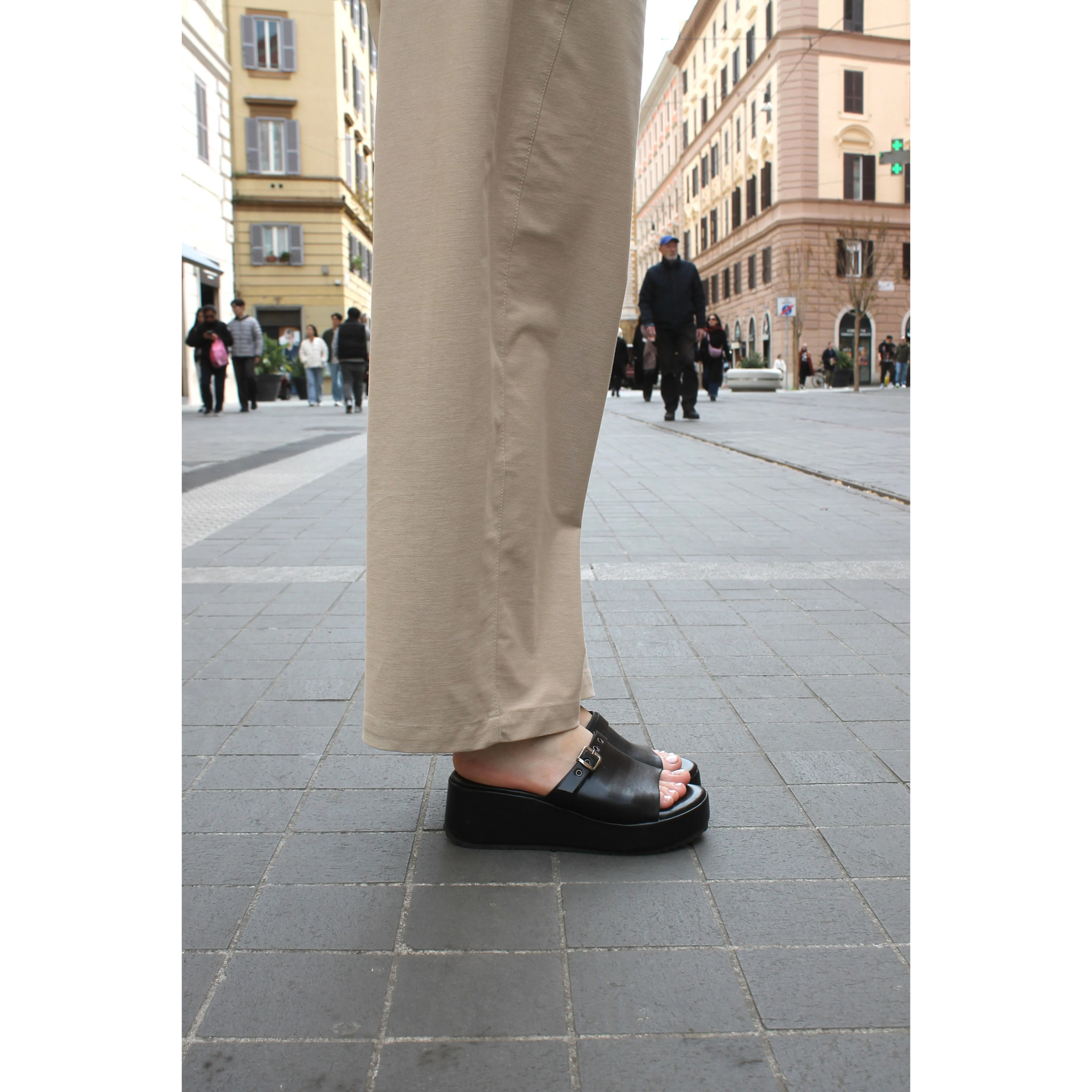 Sabot platform-rock con borchie - NERO