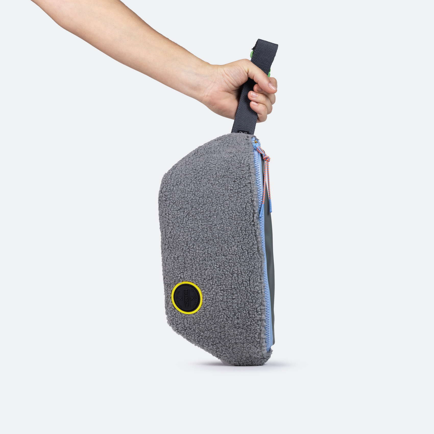 DEEP FW24 FANNYPACK AQUA