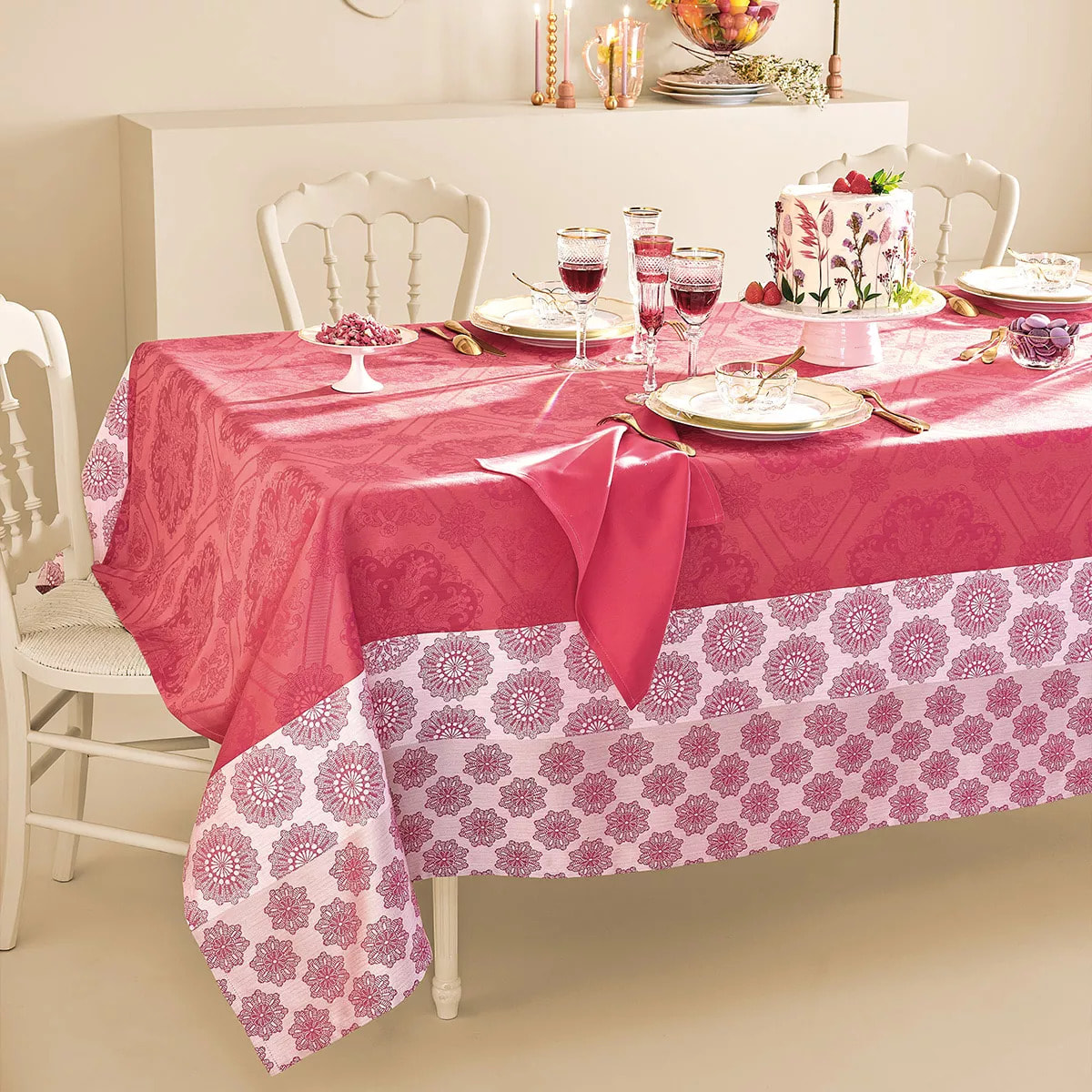 Nappe pur coton enduit motif jacquard rose Mille rosaces framboise