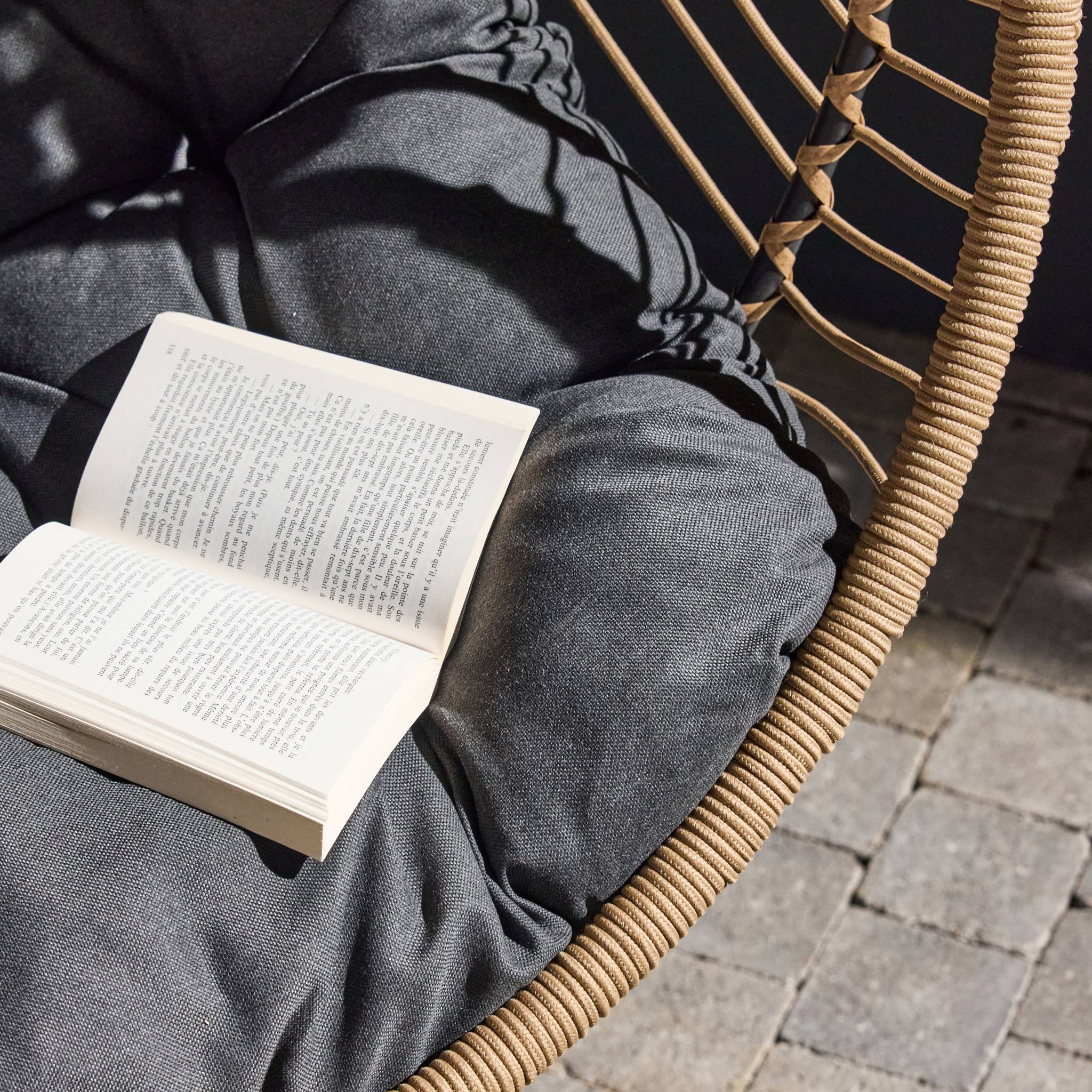 Oeuf suspendu acier coussin inclus CASSIS