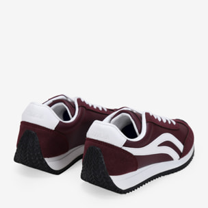 Zapatillas deportivas burdeos con cordones