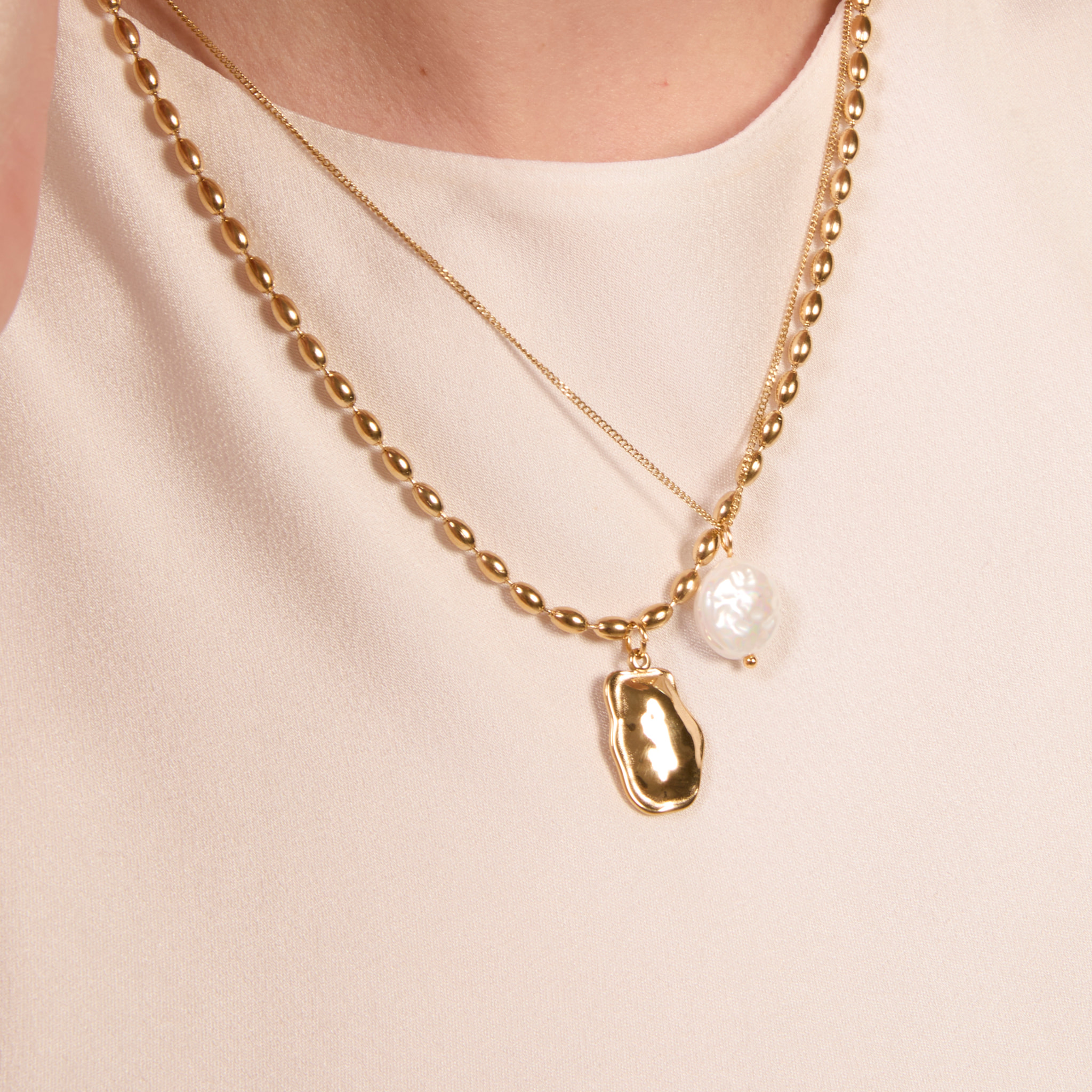 Collar Dehan acabado oro amarillo 18k