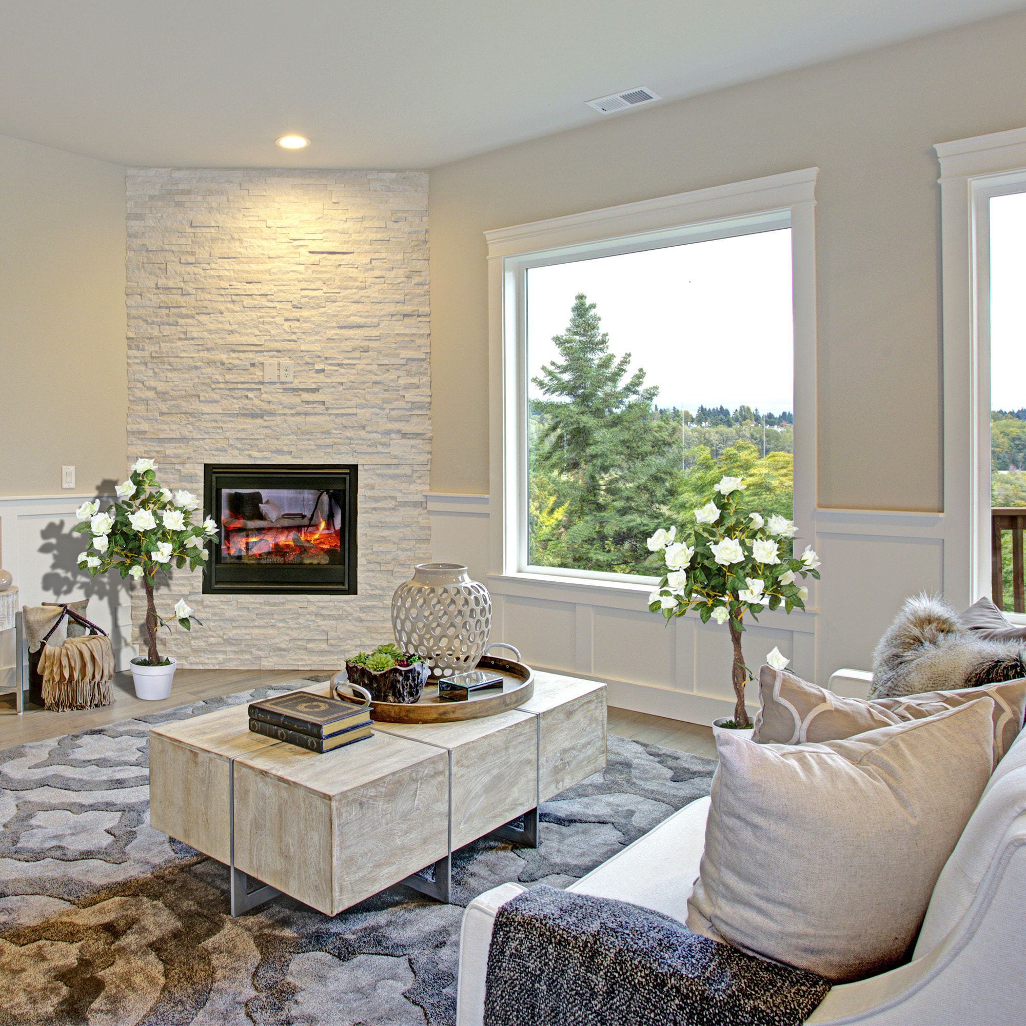 Juego de 2 Plantas Artificiales Rosas Artificiales con 21 Flores y Maceta de Cemento Plantas Sintéticas para Decoración Hogar Salón Oficina Verde y Blanco