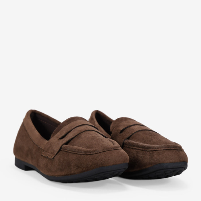 Mocasines planos marrones con antifaz