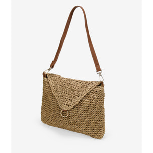 Bolso con solapa marrón claro en esparto