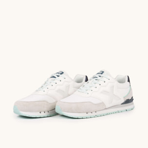 Zapatilla Retro Running Blanca con Detalles Gris Perla y Menta MUNICH DASH WMN 282