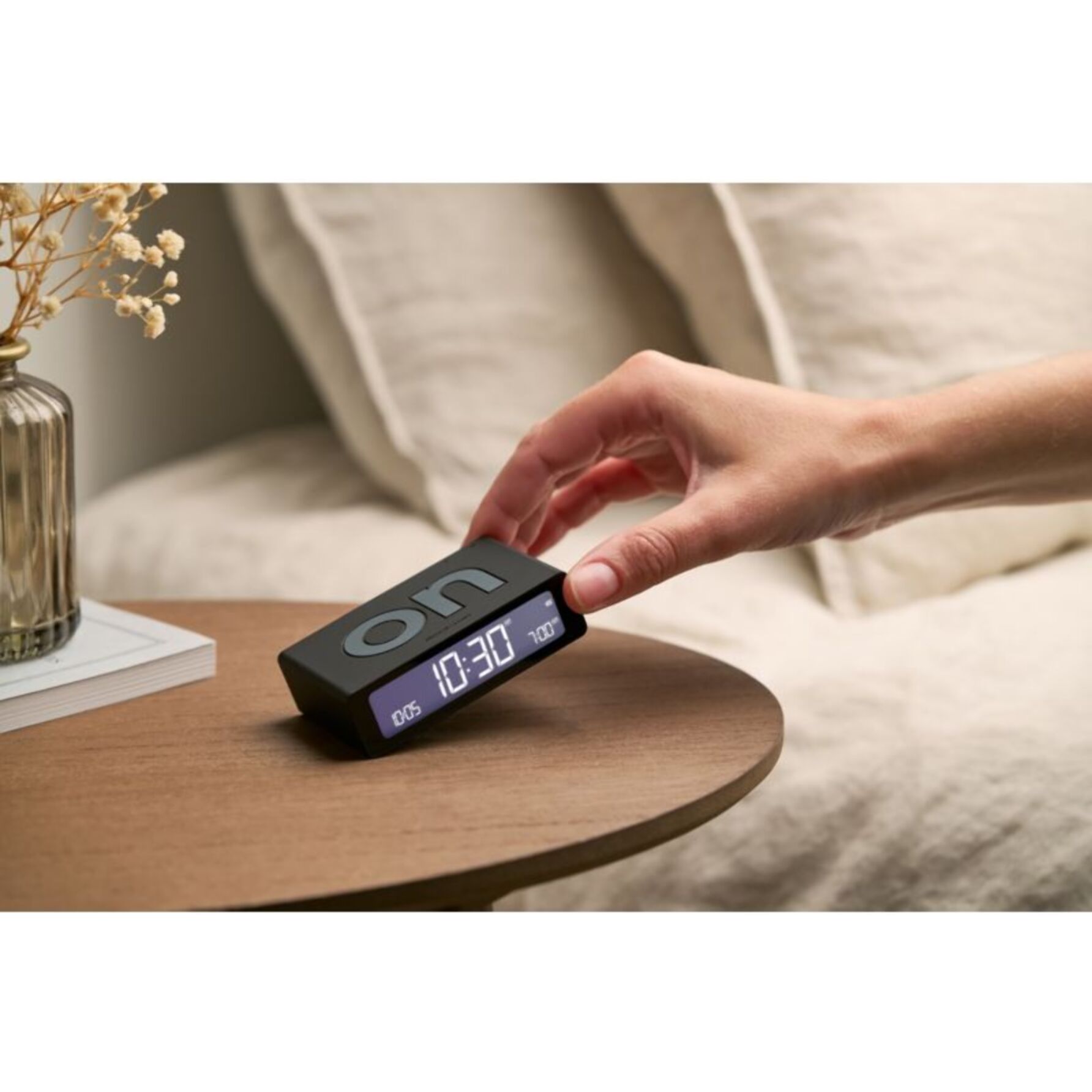 Réveil LEXON Flip Mini de Voyage Rechargeable Noir