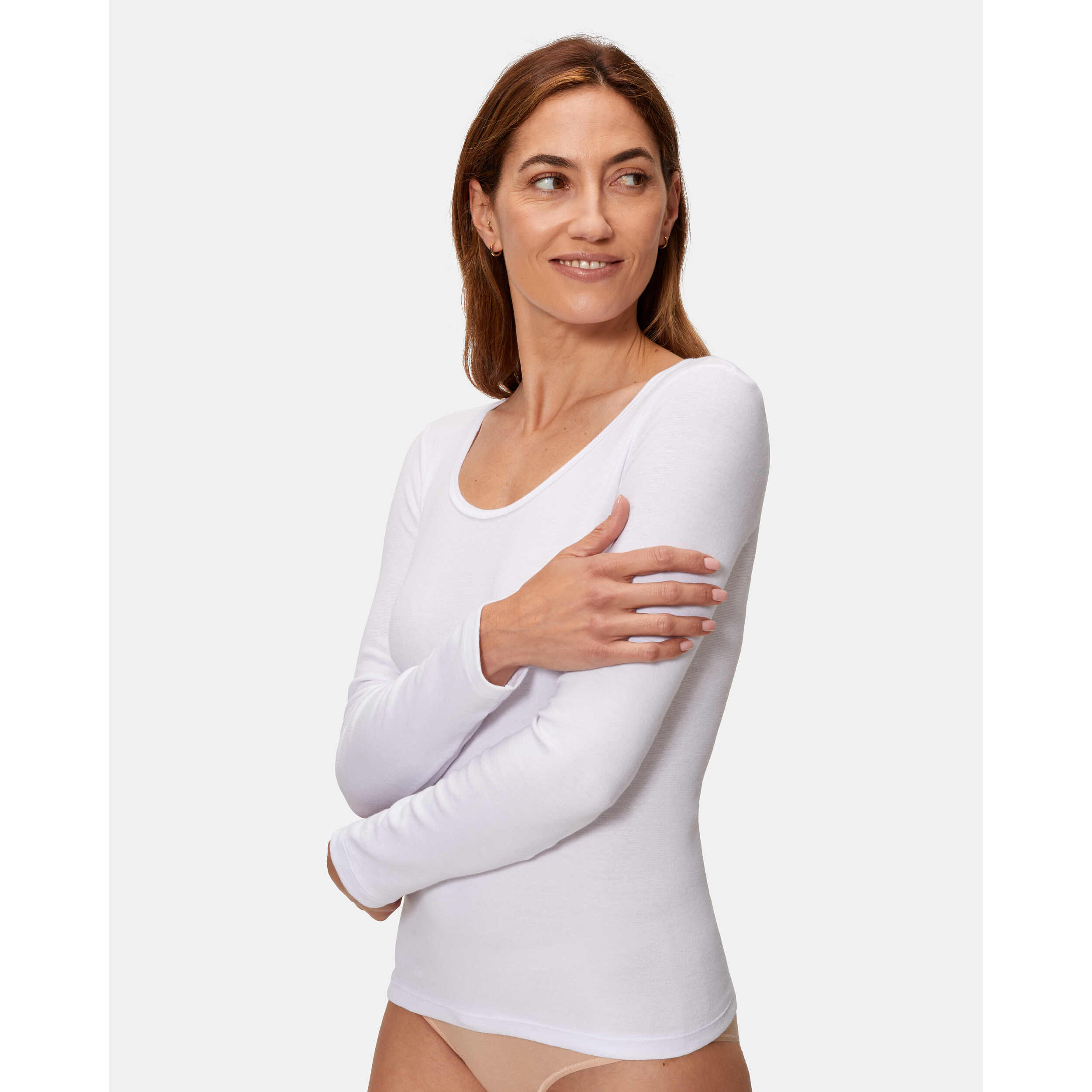 Camiseta manga larga de patrón básico con escote redondo ligeramente escotado