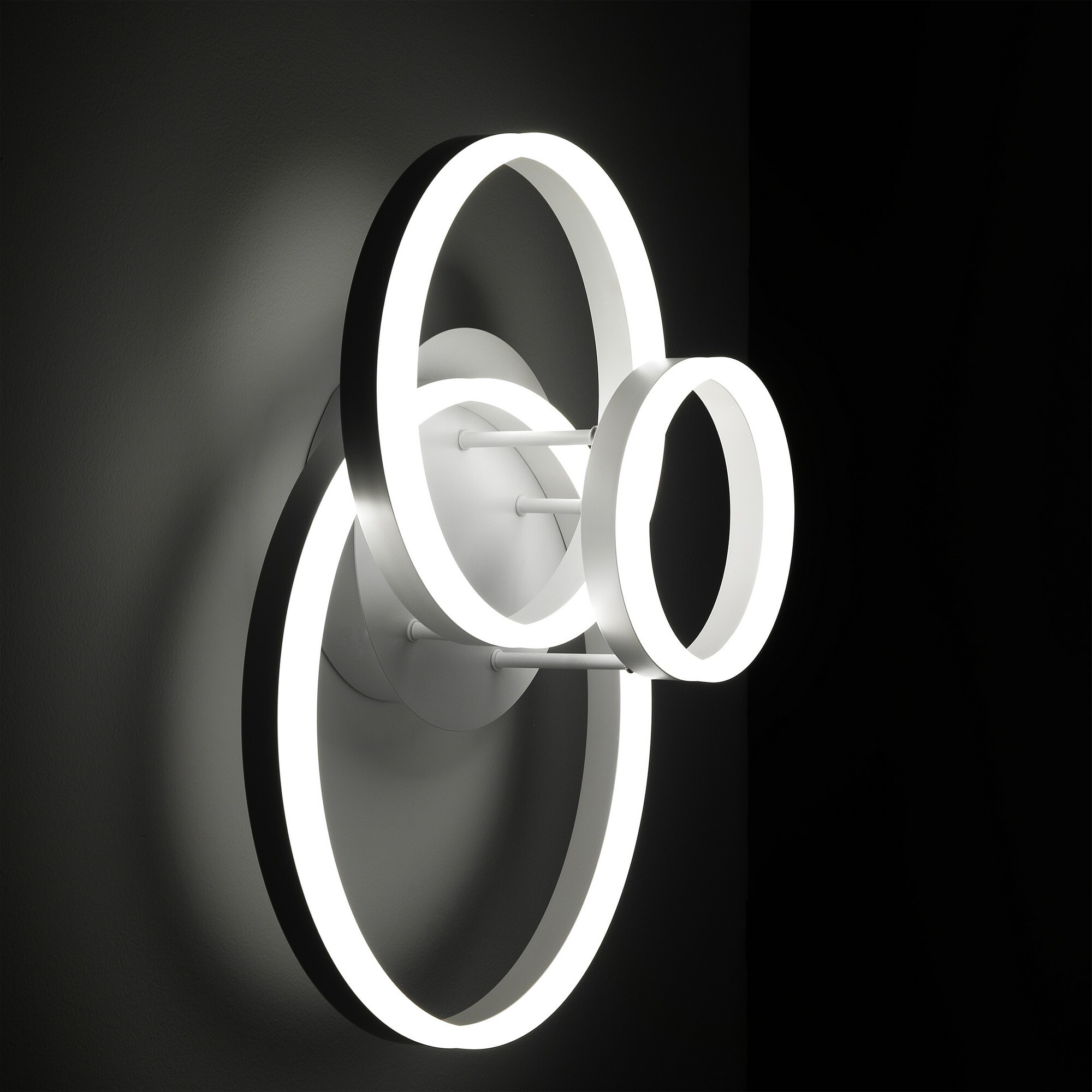 Plafonnier Tomasucci RINGS, en acier et métal, blanc
