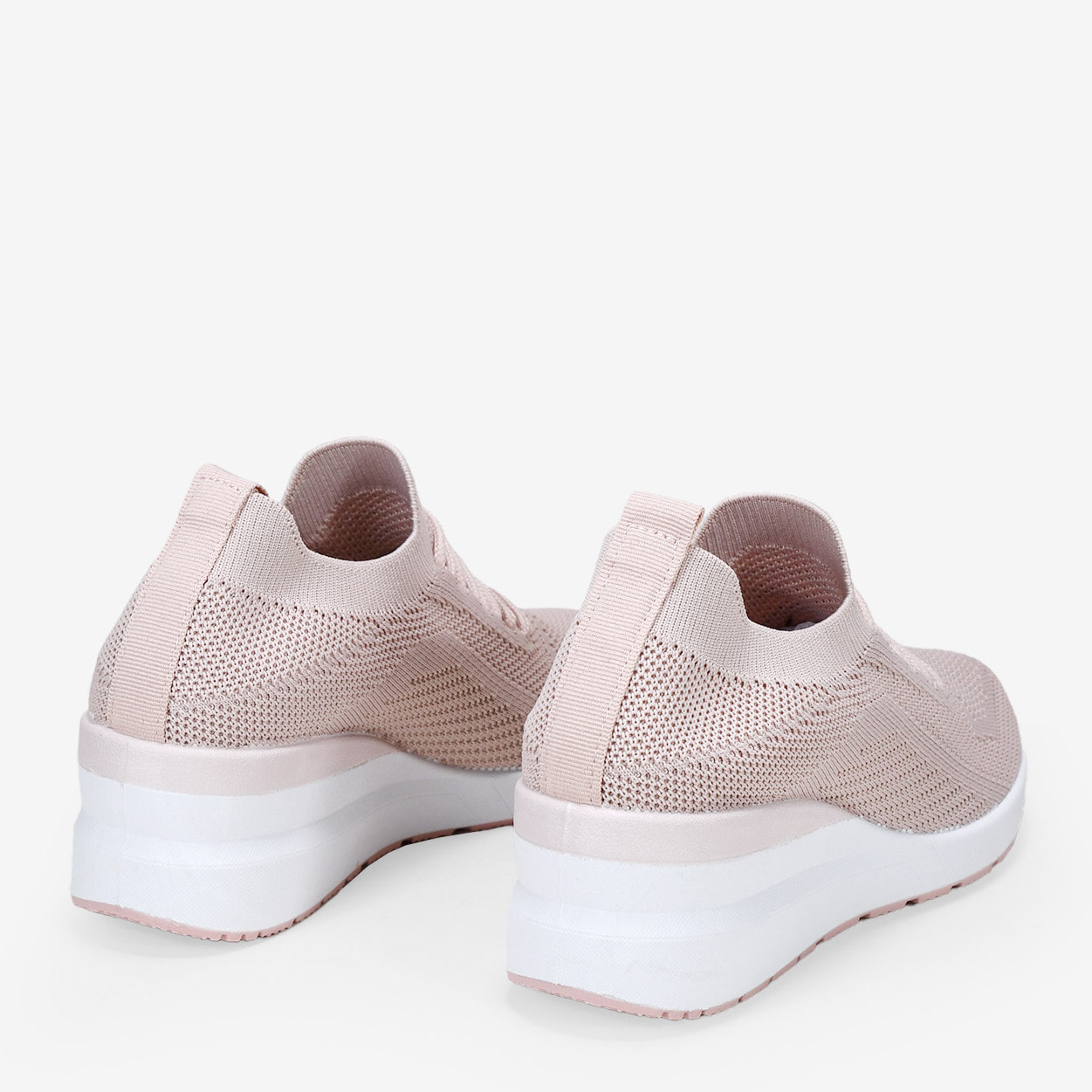 Zapatillas de tela rosa con cuña y cordones