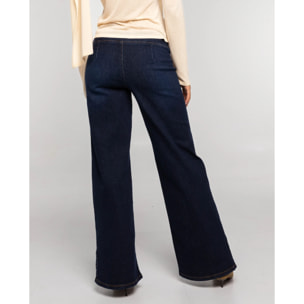 Pantalón vaquero acampanado de mujer