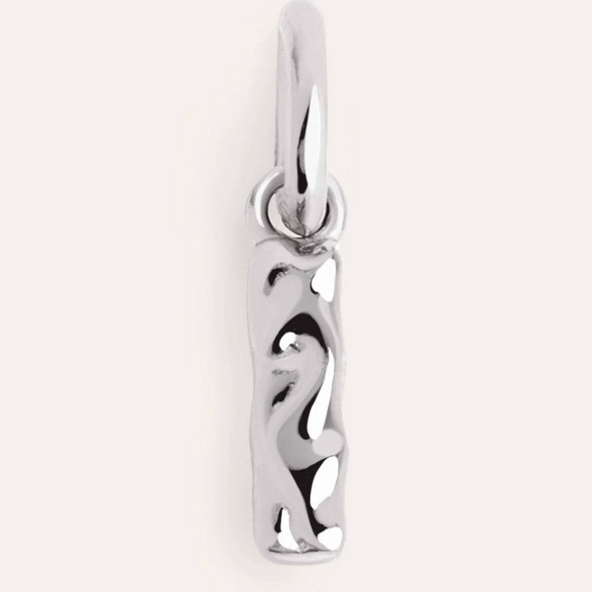 Charm Letter Organic Plata