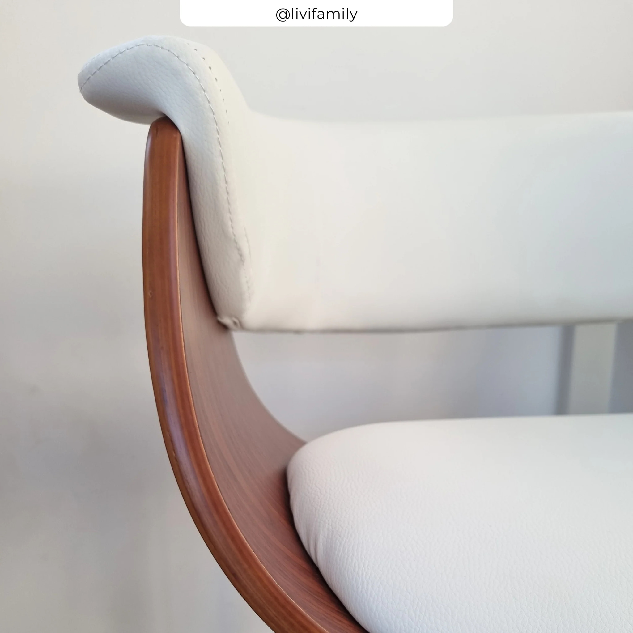 Chaise en cuir synthétique blanc - Piada