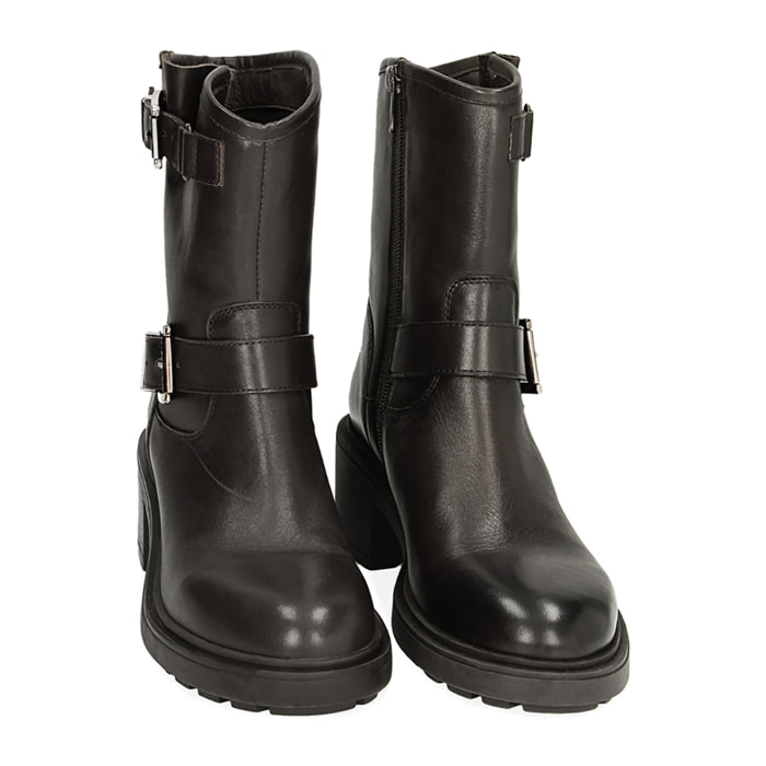 Botines de cuero negro para los moteros