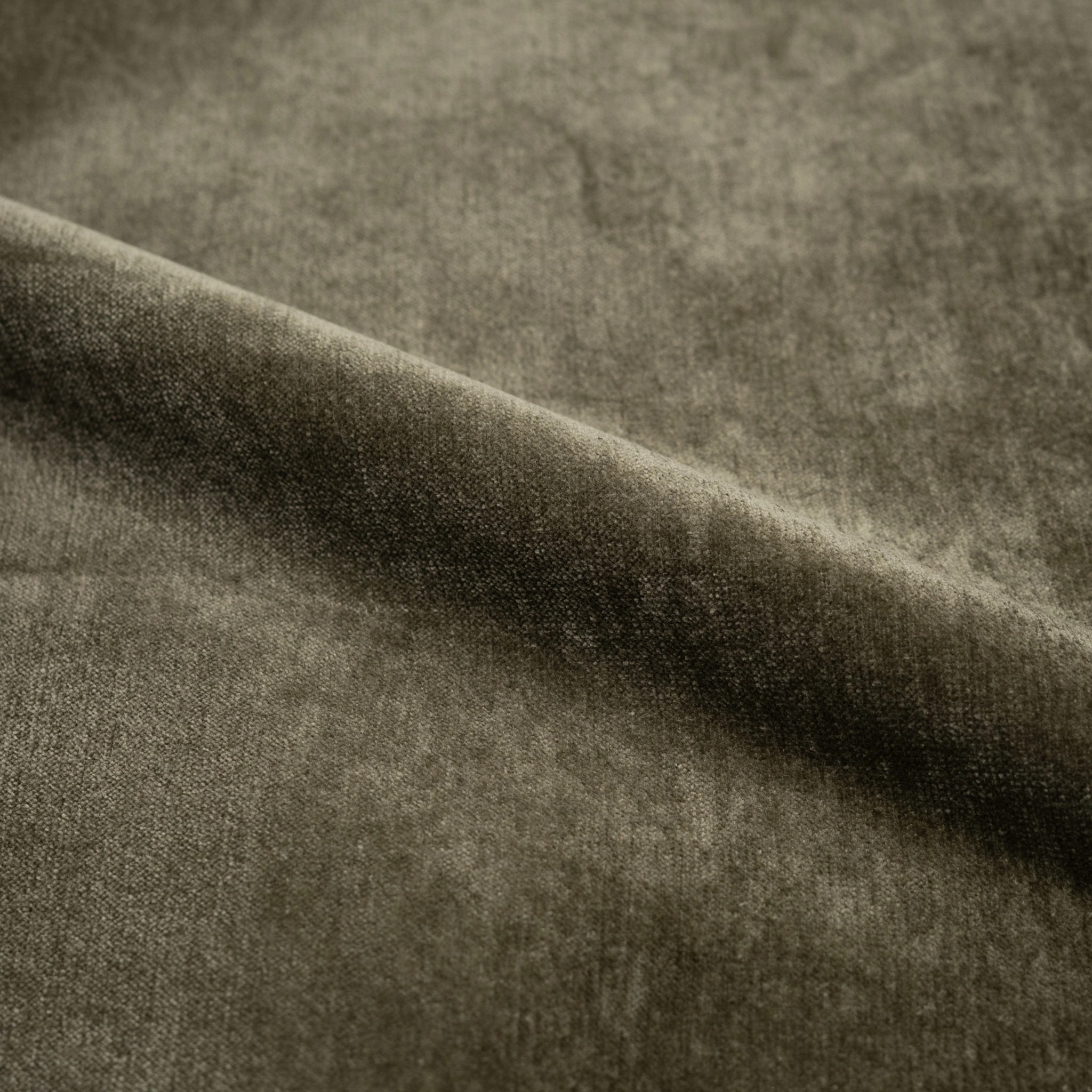 Lit coffre 160x200 cm en tissu vert olive déhoussable - Safia