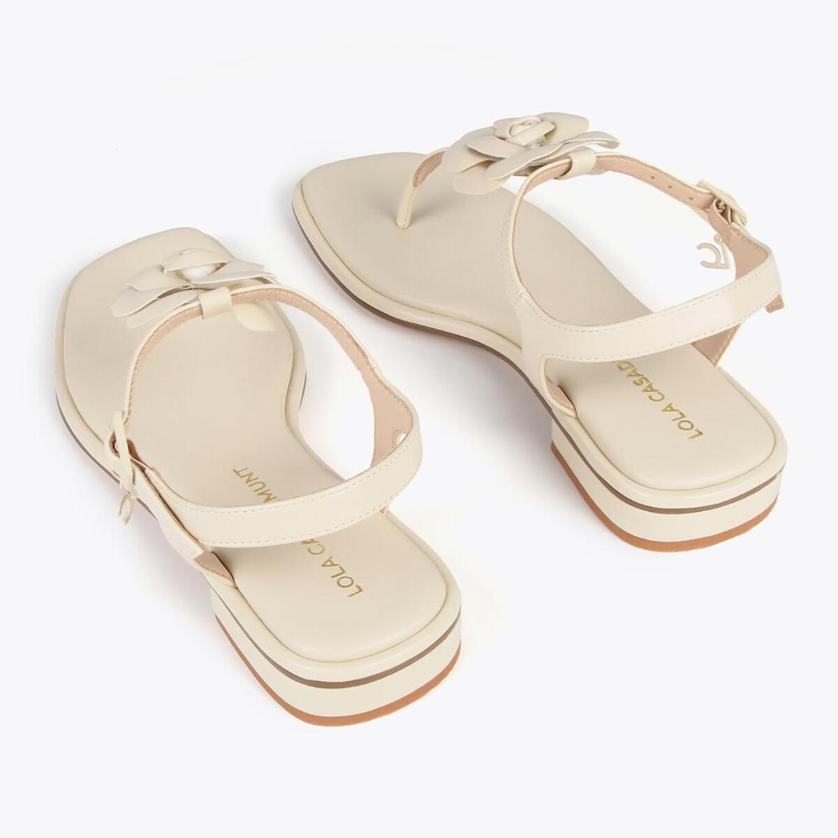 Sandali con fascetta infradito e fiore