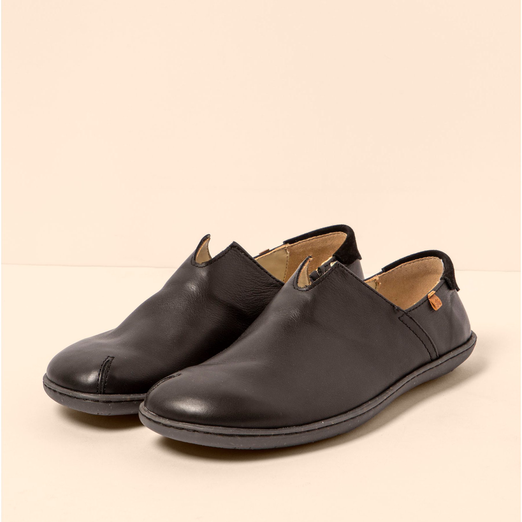 Zapatos N275 SOFT NAPPA BLACK/EL VIAJERO color Black