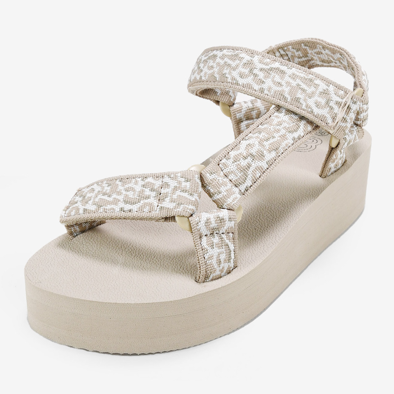 Sandalias deportivas con plataforma beige