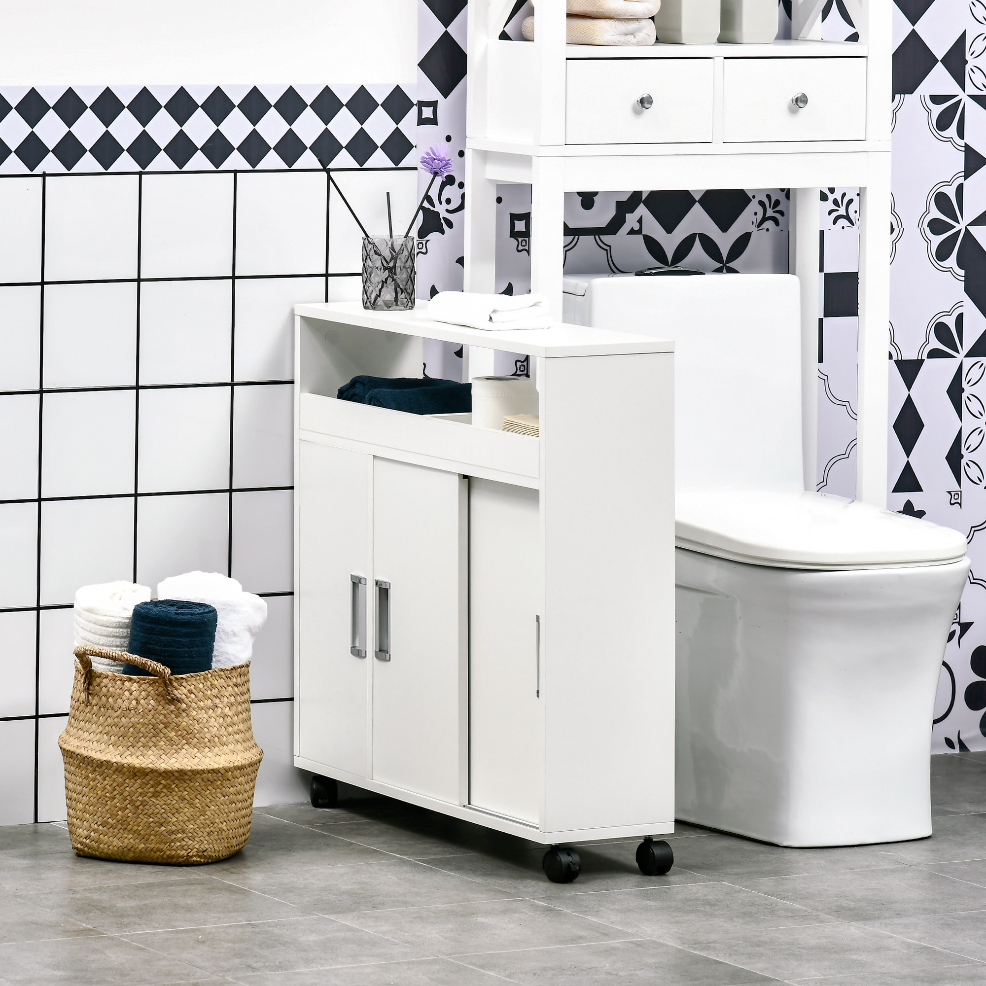 kleankin Armario de Baño con 2 Estantes Abiertos 3 Puertas y Balda Interior Ajustable Mueble Auxiliar de Almacenaje con Ruedas para Salón Cocina Dormitorio 70x20x71 cm Blanco