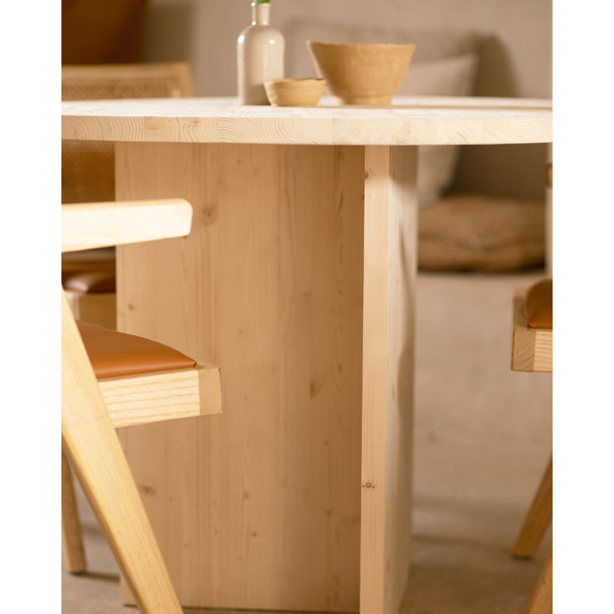 Table basse en bois massif ton naturel de 100cm Hauteur: 75 Longueur: 101 Largeur: 99.8