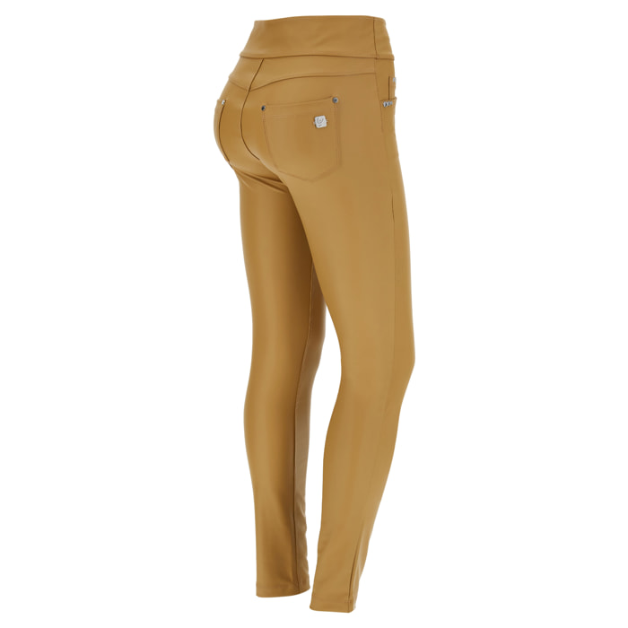 N.O.W.® Pants in tessuto coated effetto pelle vita risvoltabile