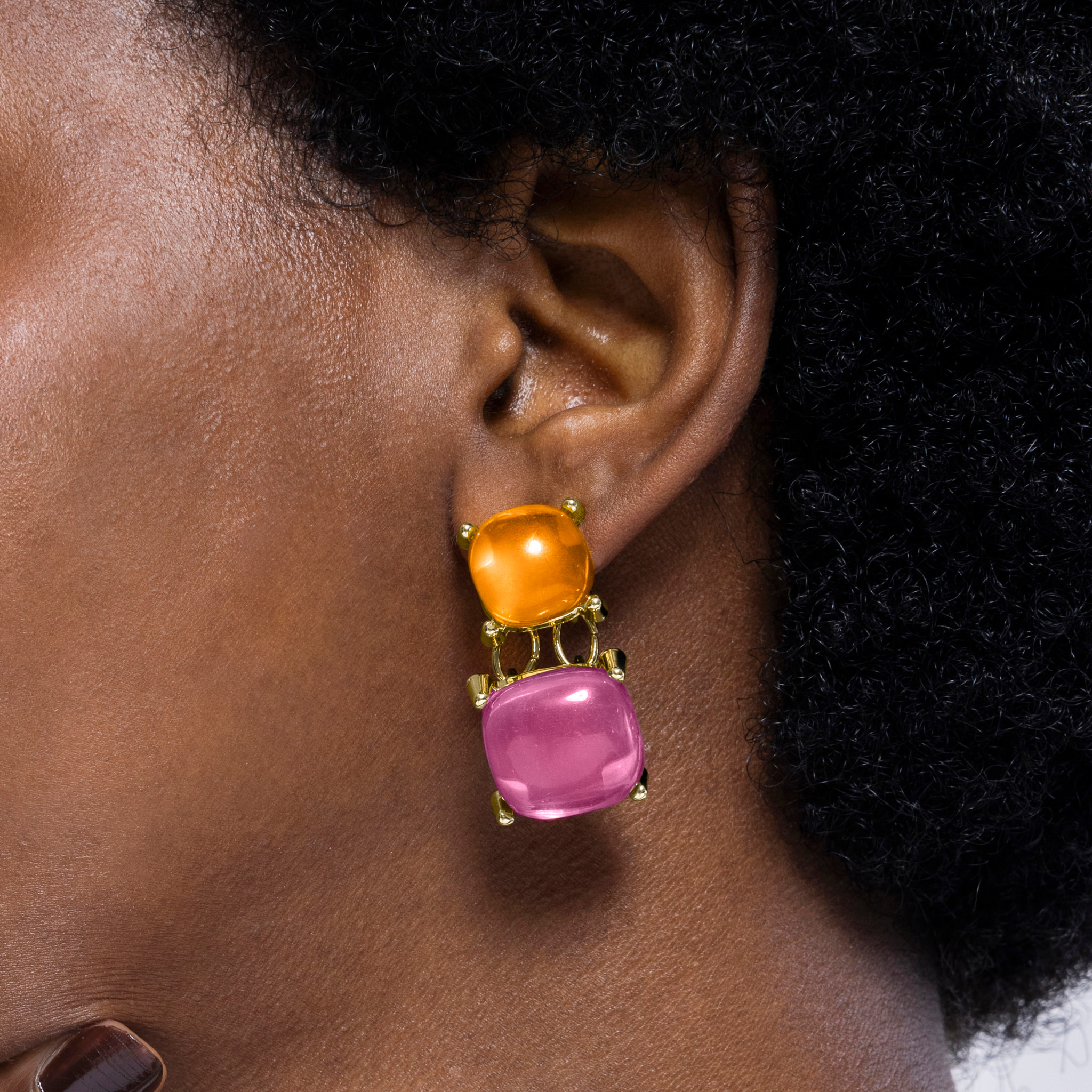 Pendientes de Cristal Multicolor acabados en oro amarillo de 18k