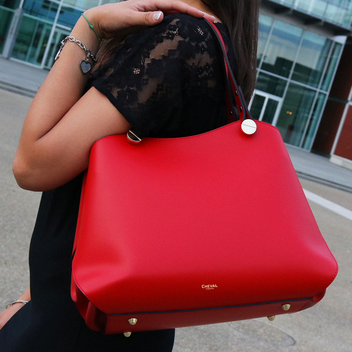 Bolso de hombro Cheval Firenze Nihal Rojo