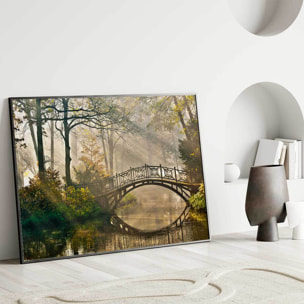 Affiche encadrée pont en forêt brumeuse Affiche + cadre en métal - Noir