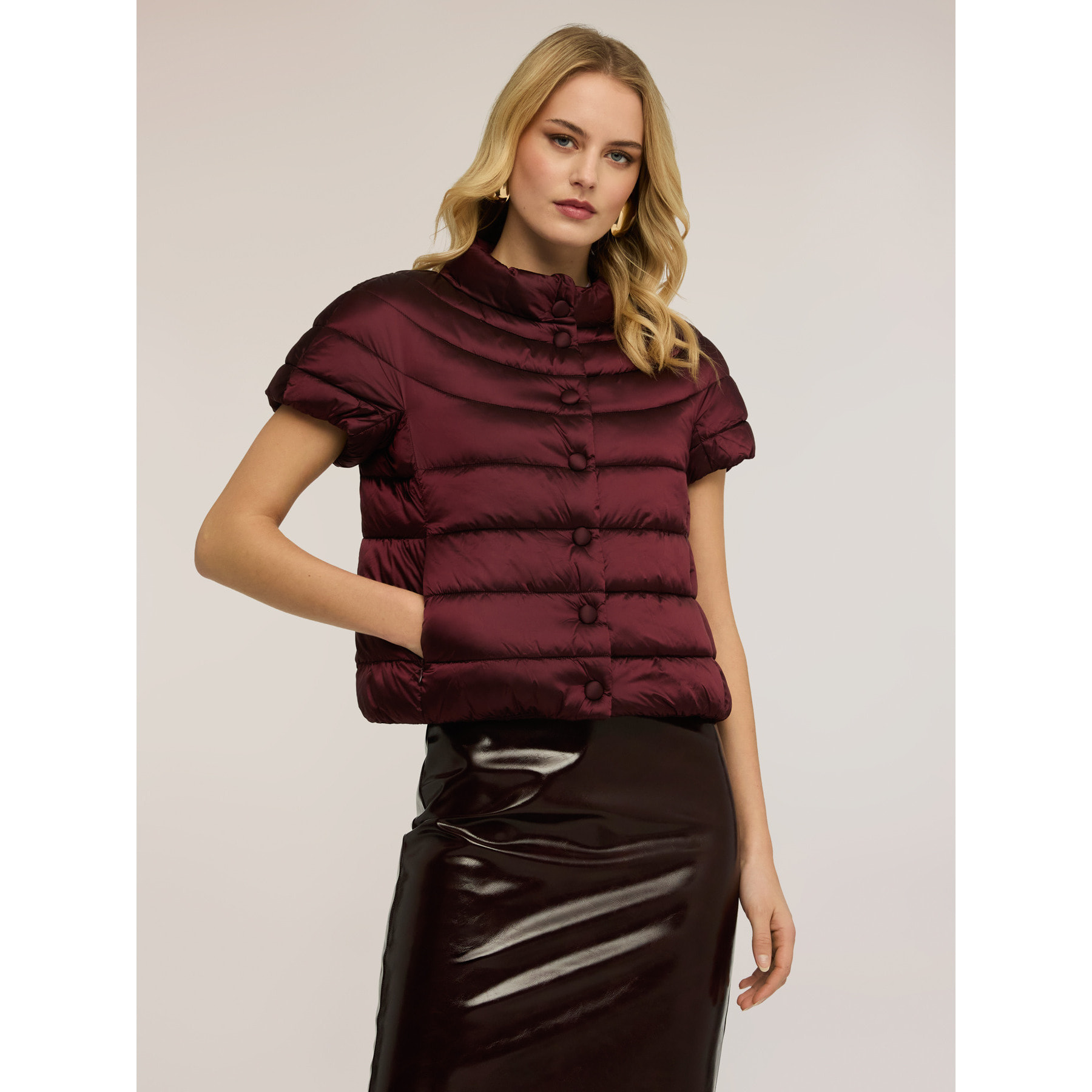 Motivi - Plumífero lightweight de manga corta - Burgundy