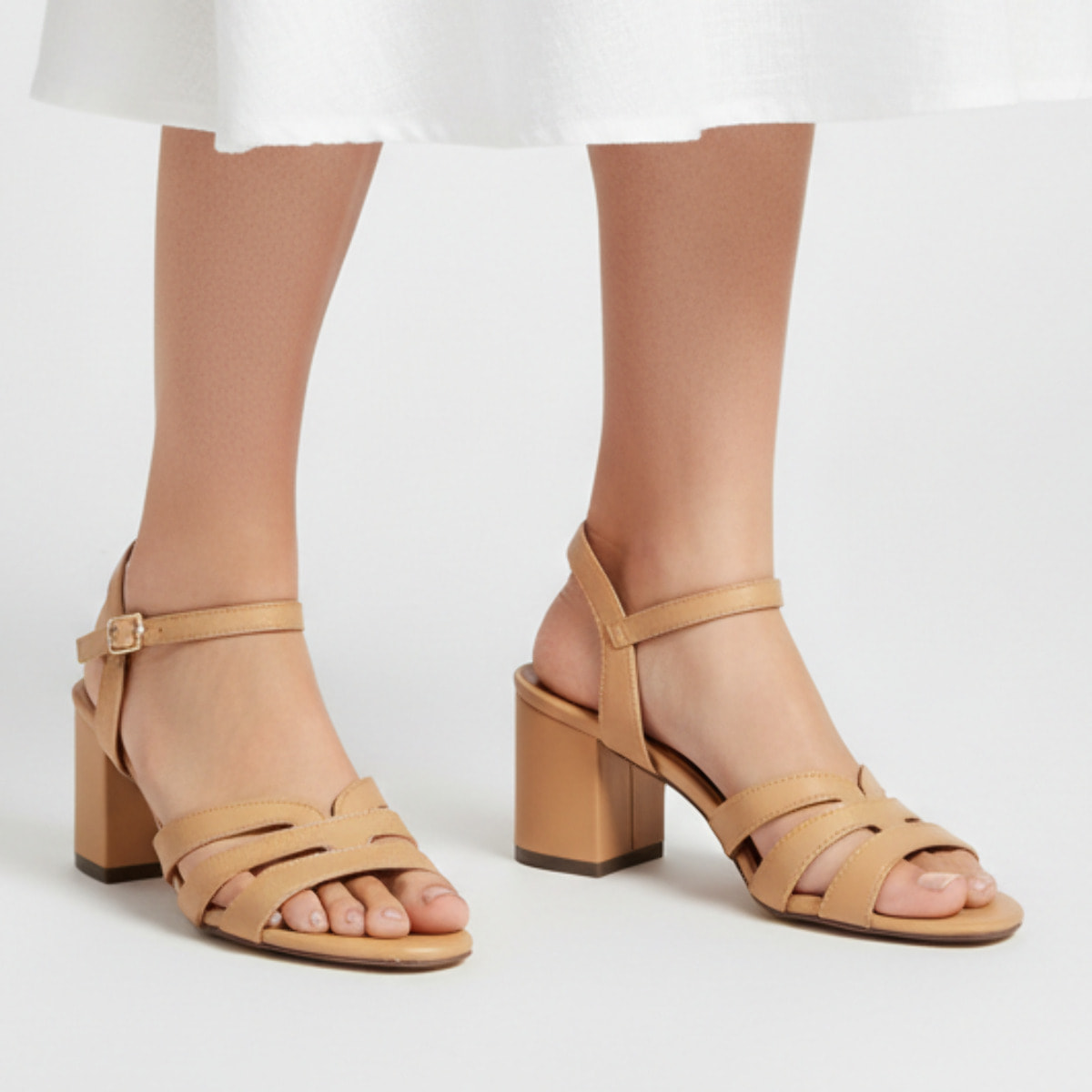 Sandali cinturino regolabile- tacco 7,0 cm