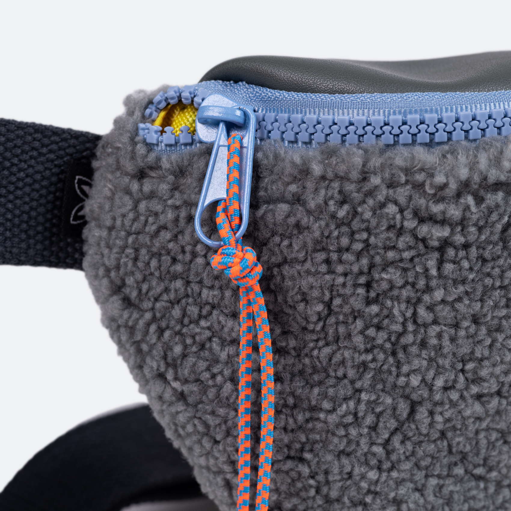 DEEP FW24 FANNYPACK AQUA