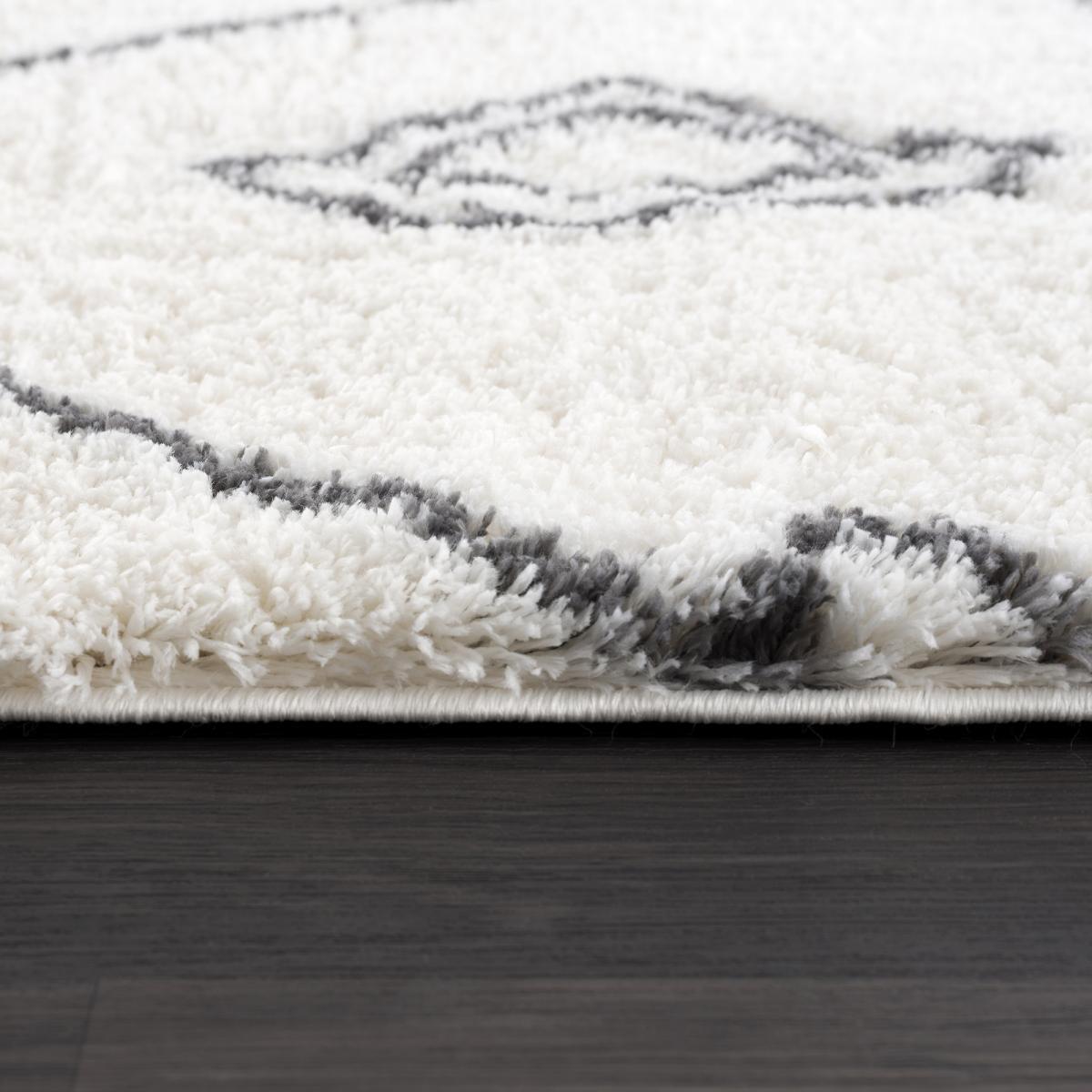 Tapis Shaggy longues mêches et aux motifs traditionnels Berbères