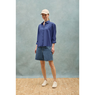 Camisa azul royal loose fit de lino y algodón con monograma bordado