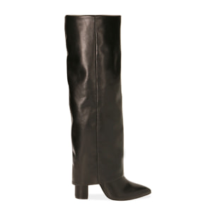 Botas negras, tacón 9,5 cm.