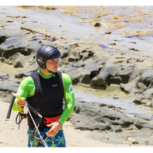 CASCOS PARA DEPORTES DE AGUA OCEAN DOLPHIN de color Negro