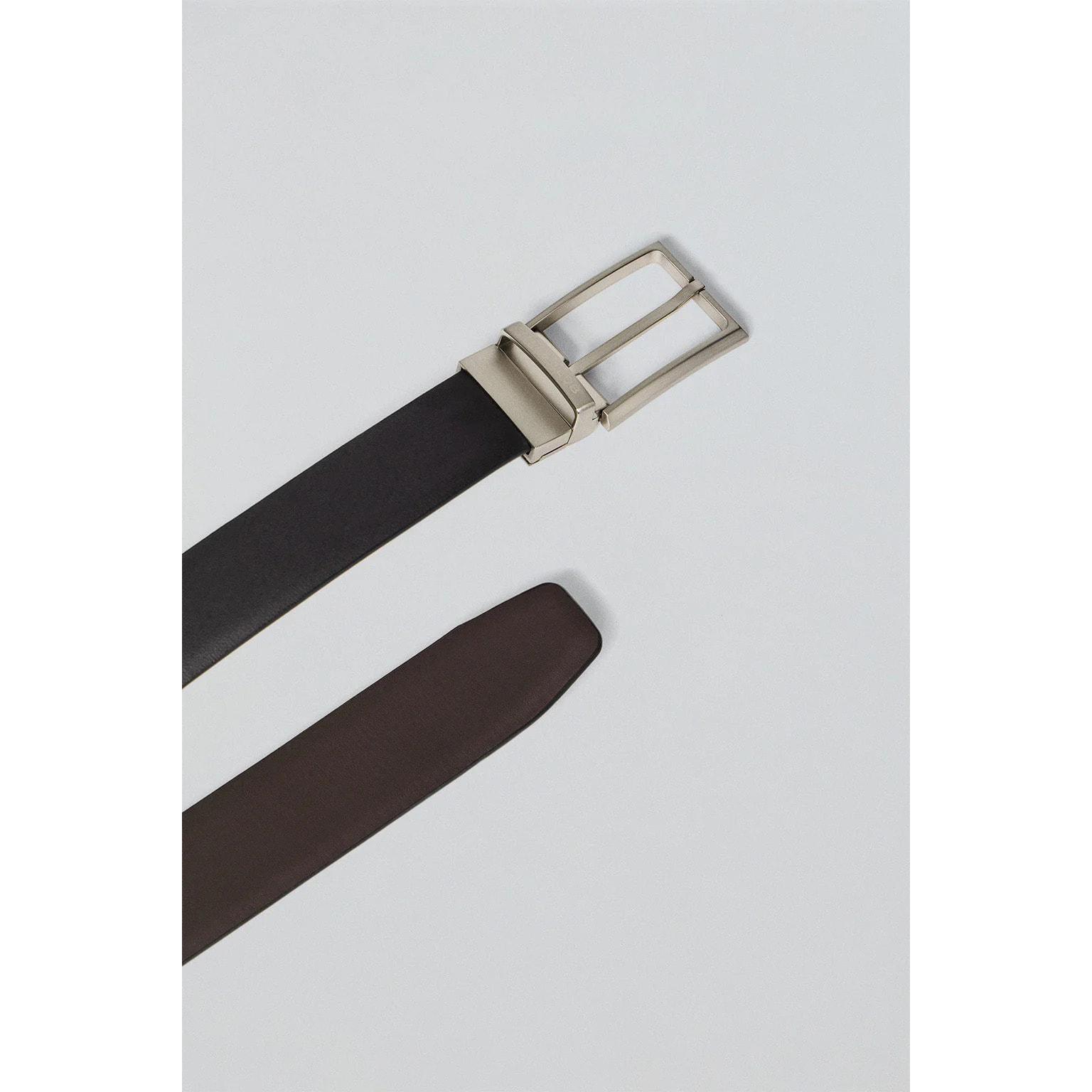 Cinturón clásico reversible Tyler negro y marrón con detalle Polo Club