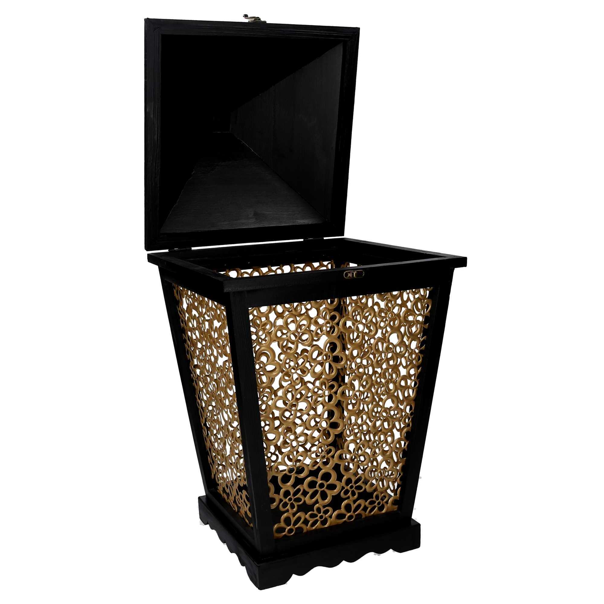 Set di 2 lanterne in legno a fiori oro e nero