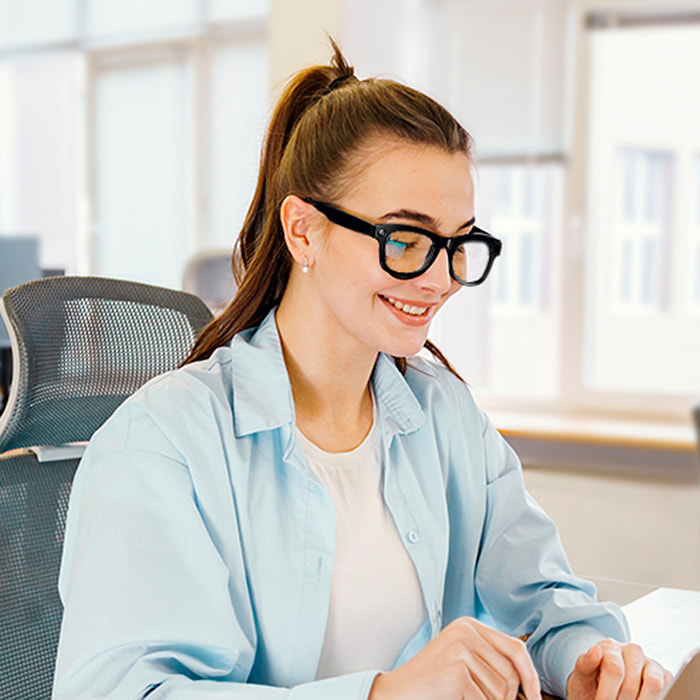 Occhiali intelligenti M01, fotocamera integrata, controllo della musica, intelligenza artificiale, traduzione in tempo reale delle lingue.