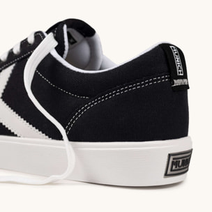 Zapatilla Casual de Lona Negra con Suela Blanca MUNICH BREAK 51