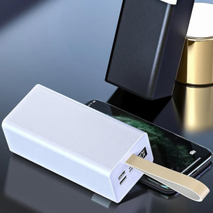 Powerbank da 50.000 mAh con doppia uscita USB, ricarica rapida PD22,5 W, uscita USB-C, pendente per il trasporto e torcia ad alta potenza. Indicatore di carica a LED.